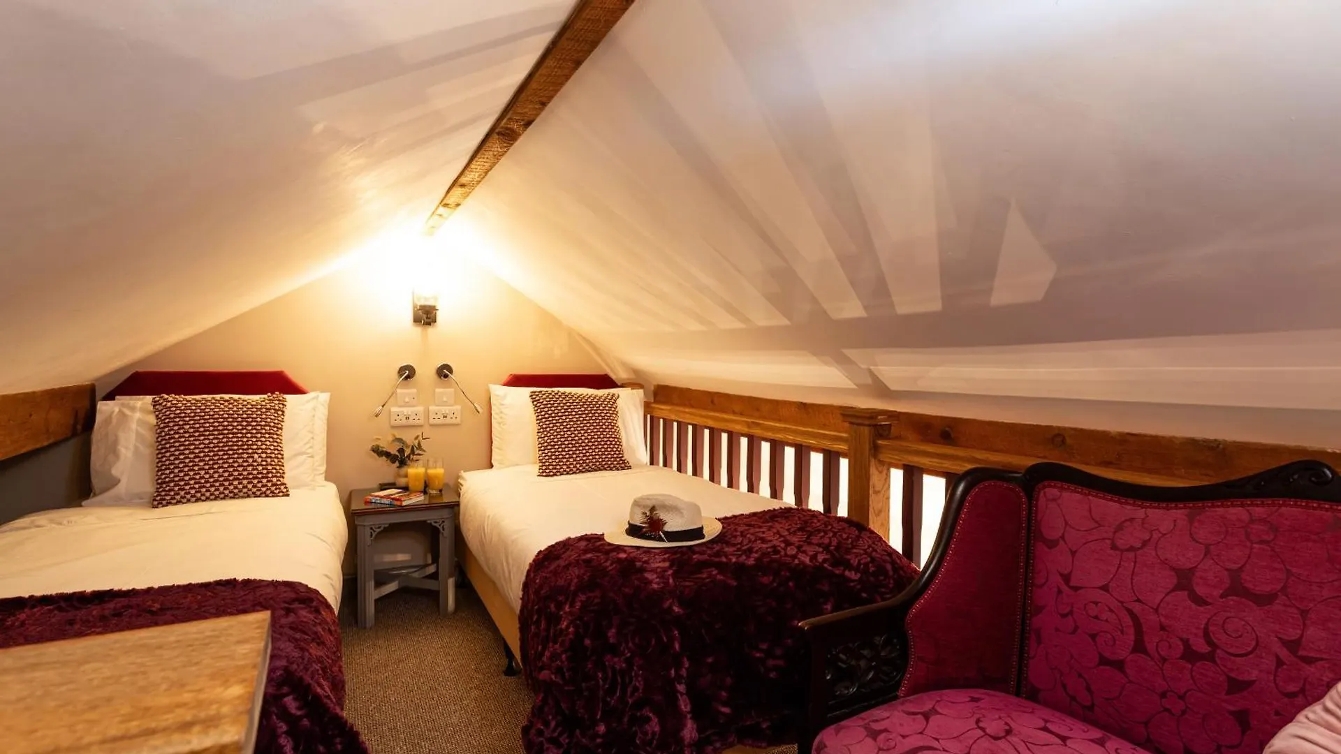Scenery Hill Hideaways The Coach House Charming Retreat With Jacuzzi And Bbq Hut Near The District Holiday home *