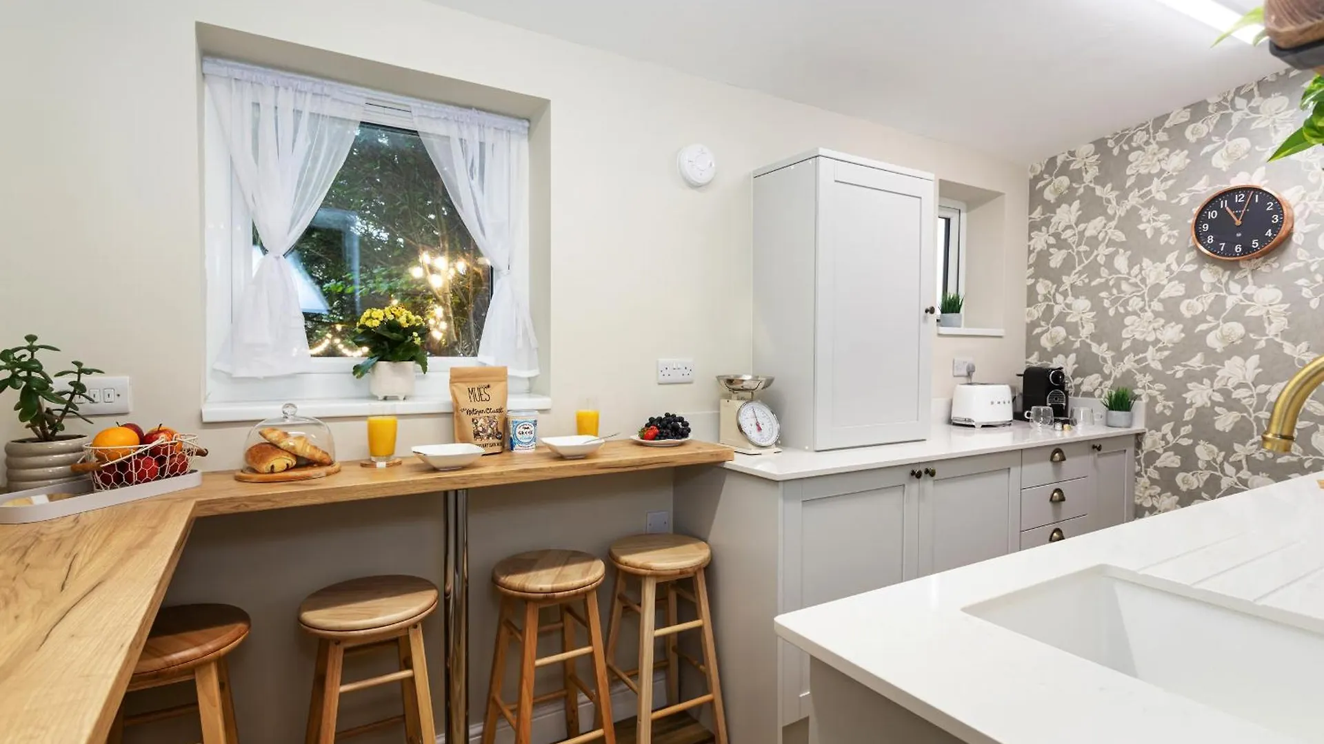 Holiday home Scenery Hill Hideaways The Coach House Charming Retreat With Jacuzzi And Bbq Hut Near The District *