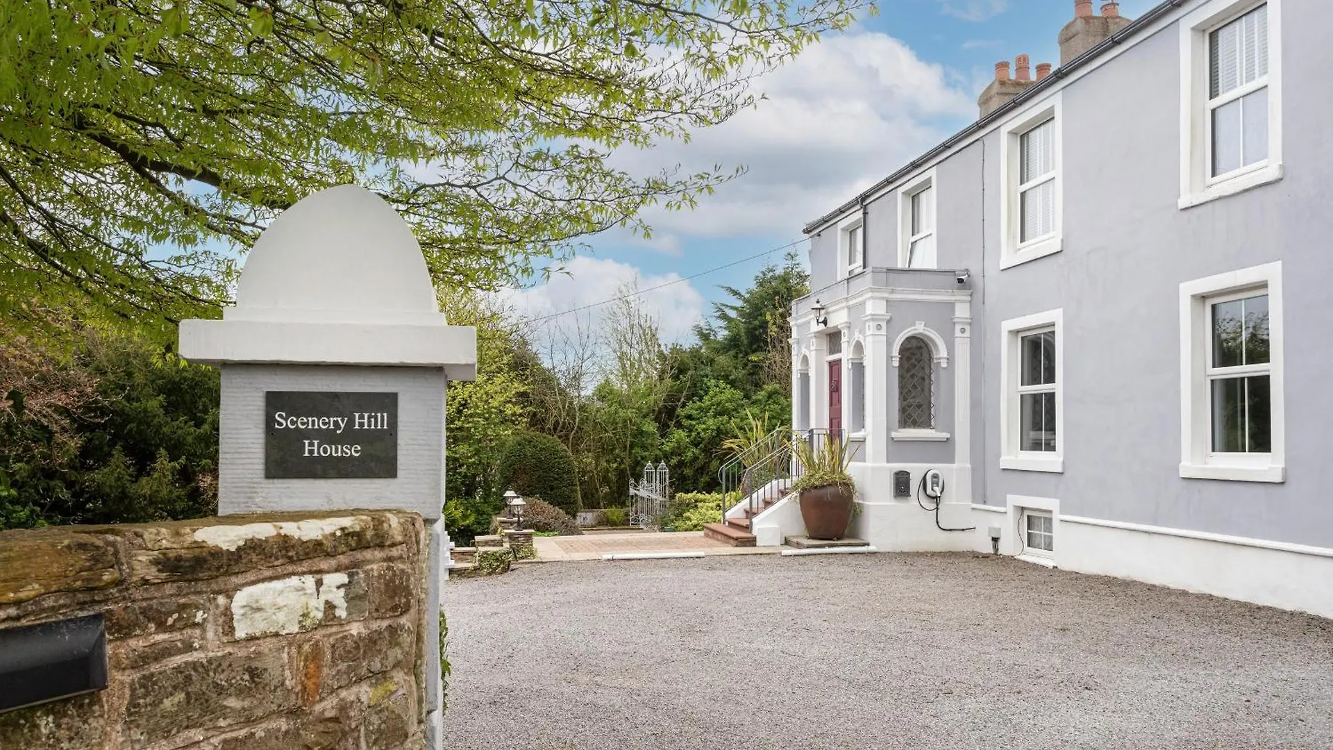Scenery Hill Hideaways The Coach House Charming Retreat With Jacuzzi And Bbq Hut Near The District *