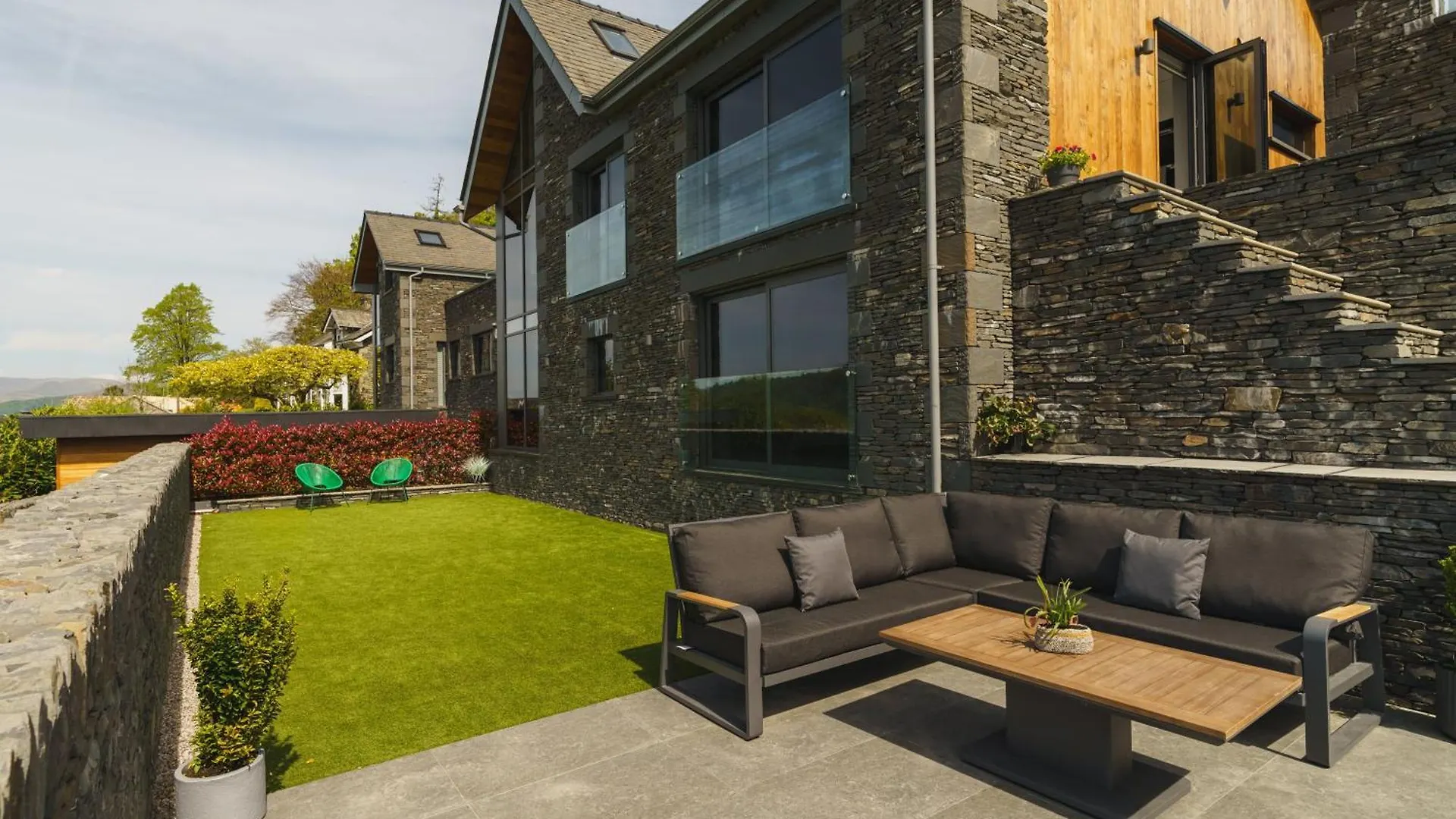 Midways, Stunning Retreat In The Heart Of Bowness-on-Windermere
