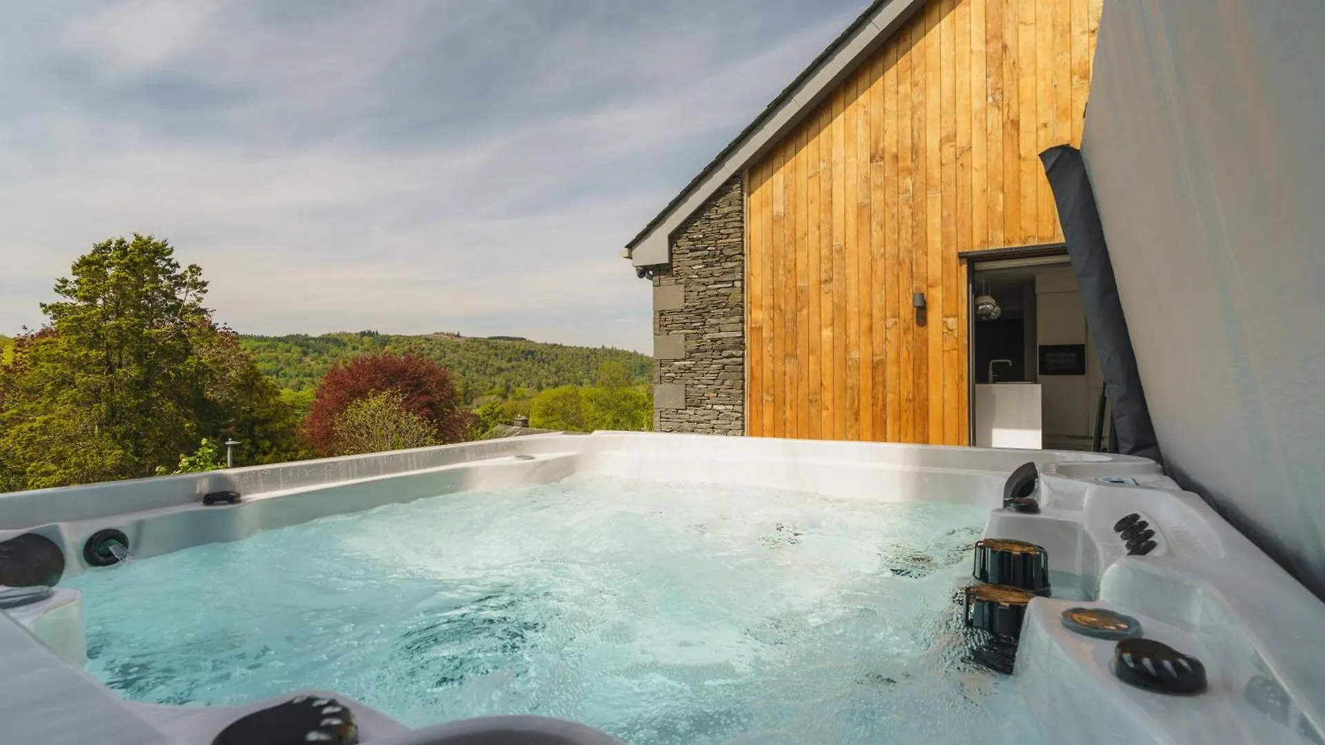 Midways, Stunning Retreat In The Heart Of Holiday home