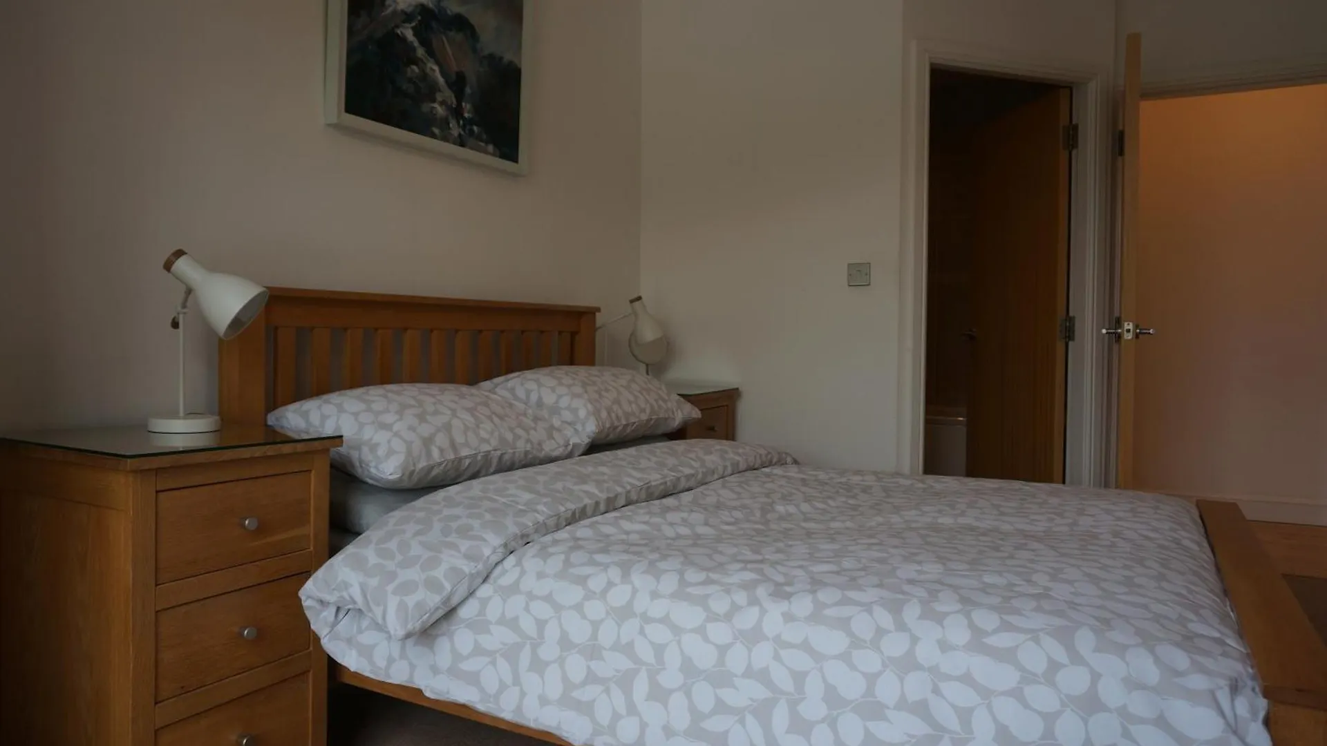 Chaucer View, Chaucer House Apts * Κέσγουικ