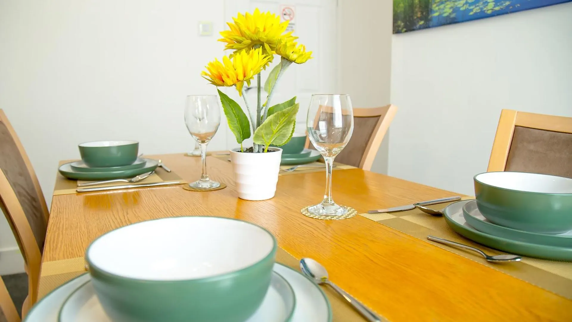 Holiday home Lucky 15 - Ideal For Trade & Family - 2 Bedrooms - 2 Beds - Max 4 Guests - Close To Bae, Docks, District, Beaches Barrow-in-Furness