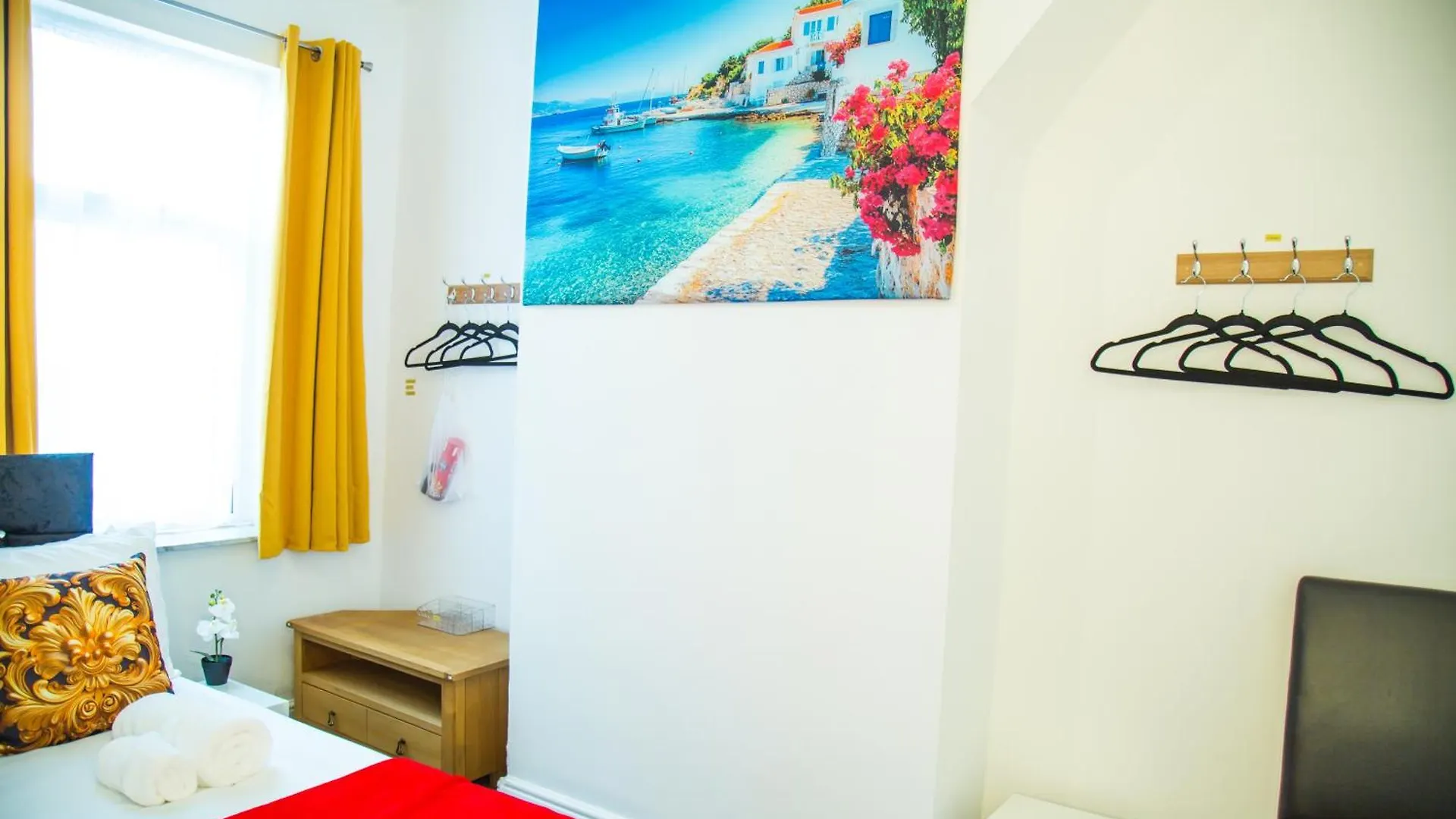 Lucky 15 - Ideal For Trade & Family - 2 Bedrooms - 2 Beds - Max 4 Guests - Close To Bae, Docks, District, Beaches Holiday home *