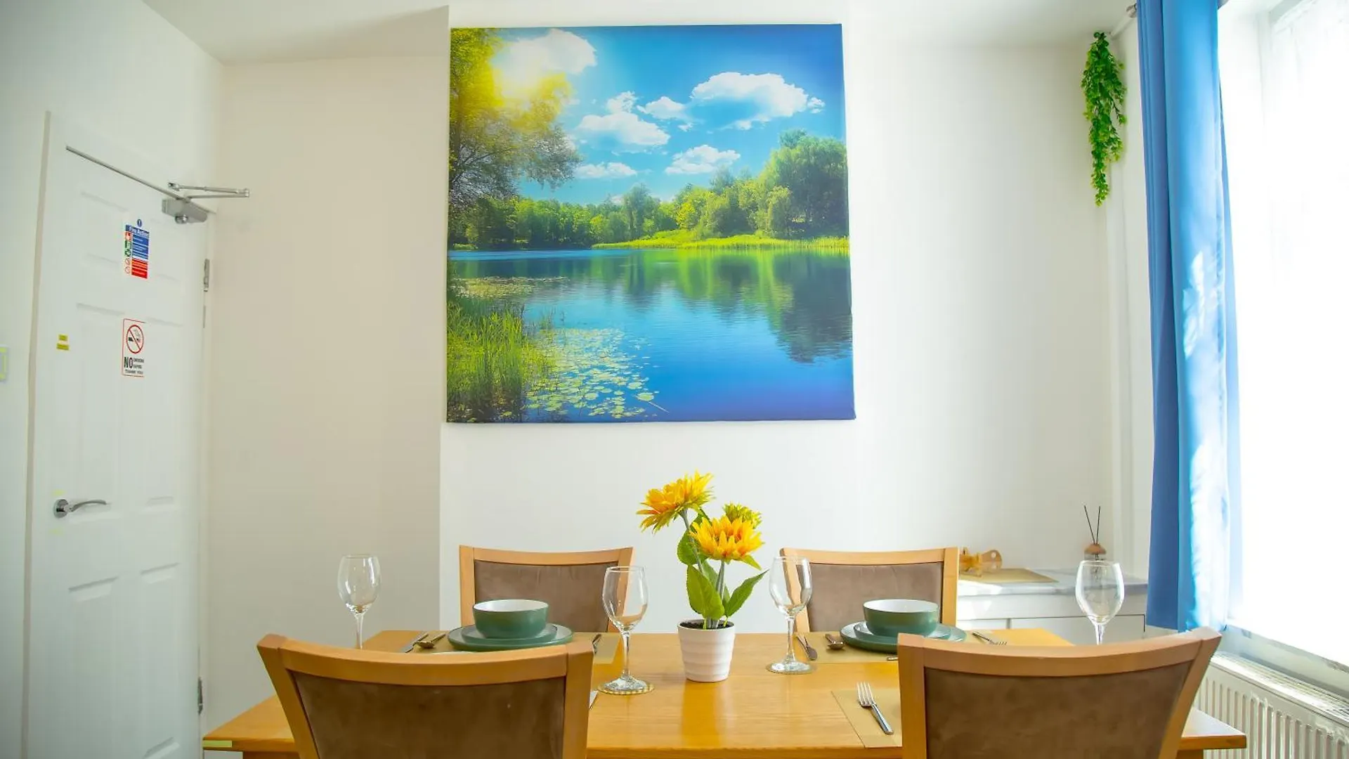 Lucky 15 - Ideal For Trade & Family - 2 Bedrooms - 2 Beds - Max 4 Guests - Close To Bae, Docks, District, Beaches Holiday home