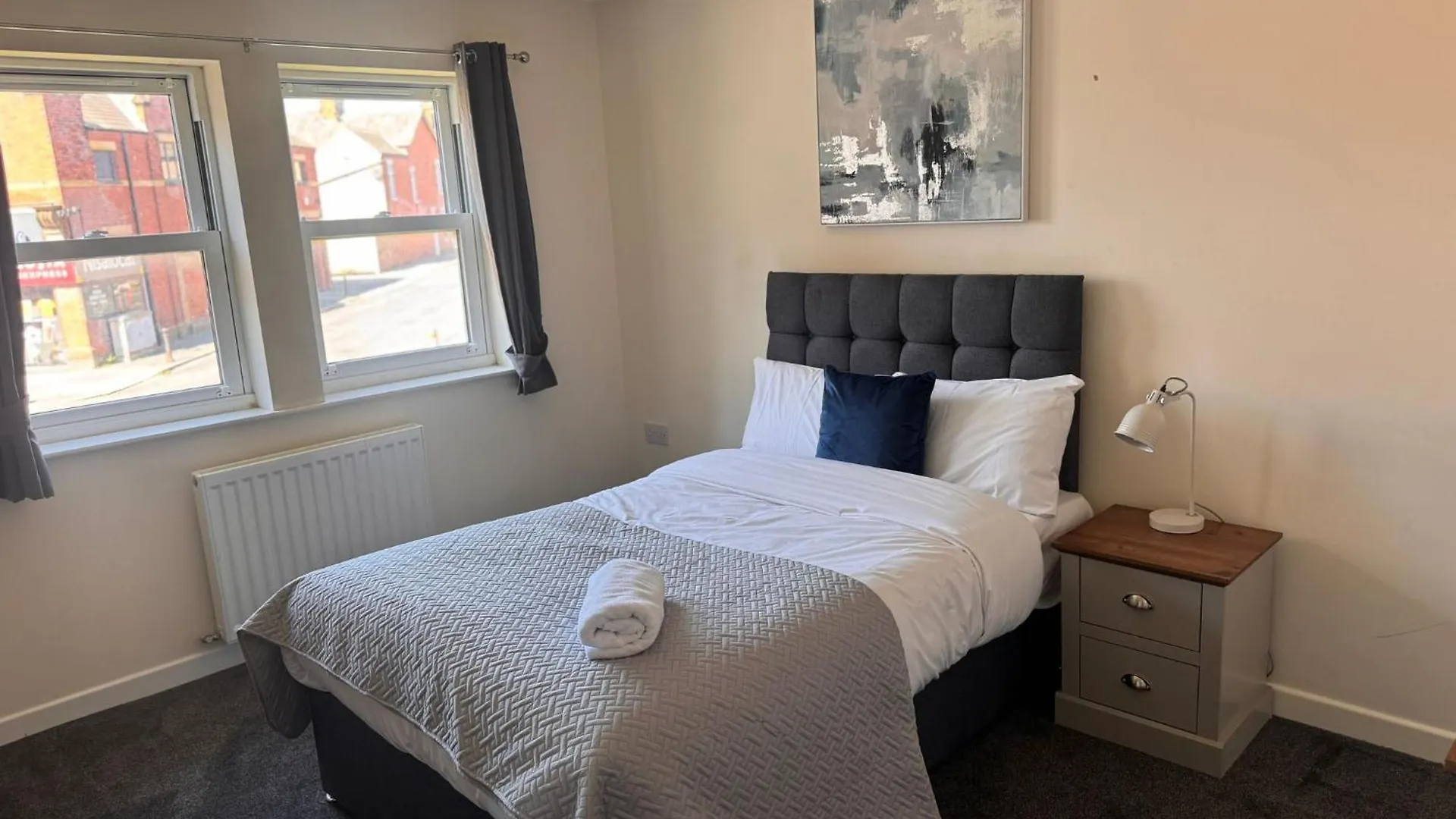 Spacious Luxurious Serviced 6 Barrow-in-Furness