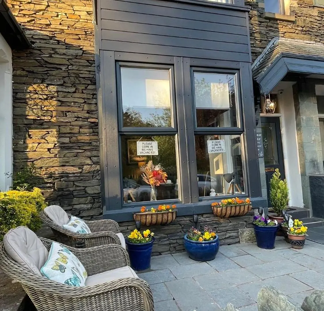 Autumn Leaves 3* Windermere