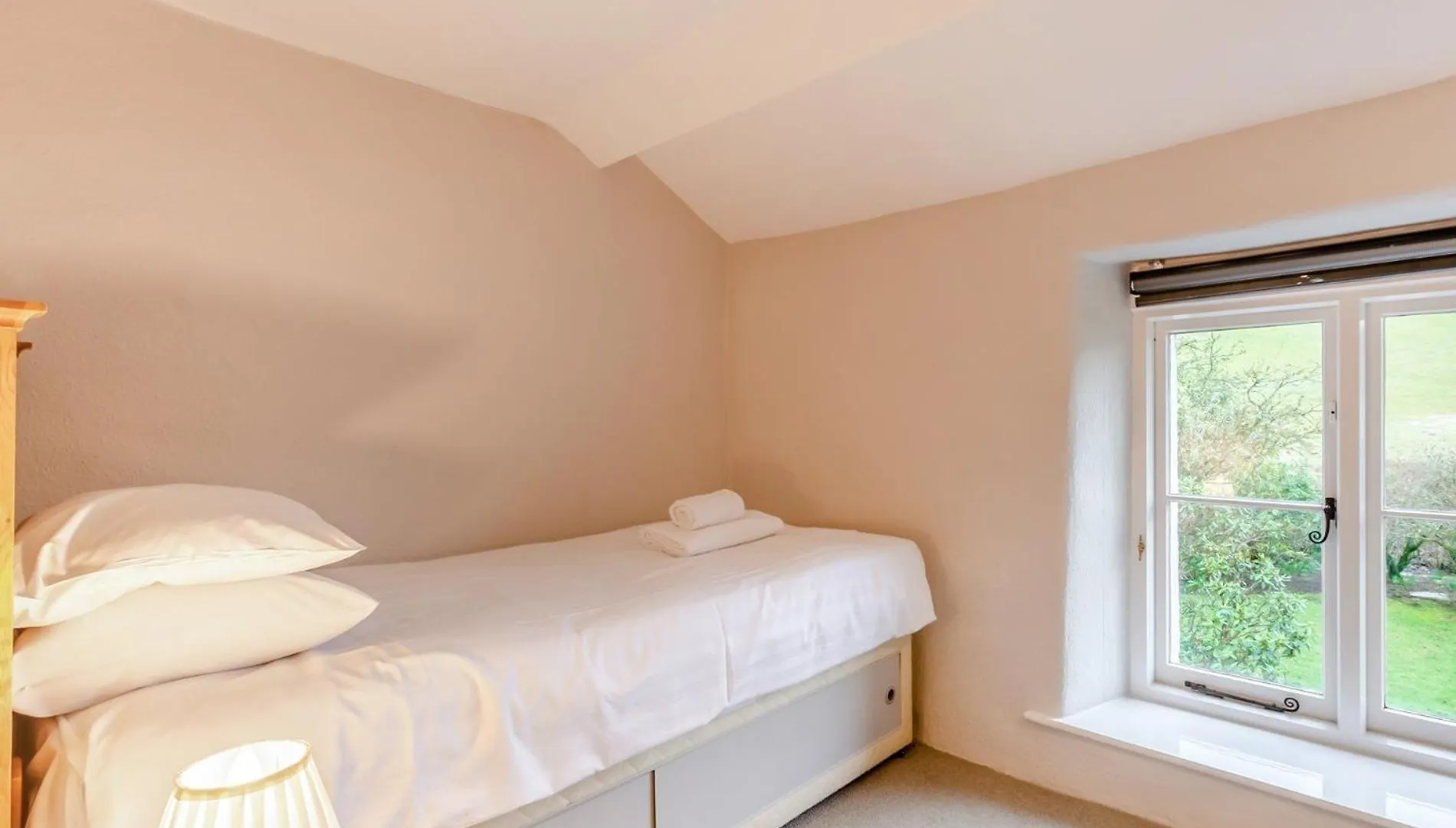 4 Bed In Near And Far Sawrey Llh02 *