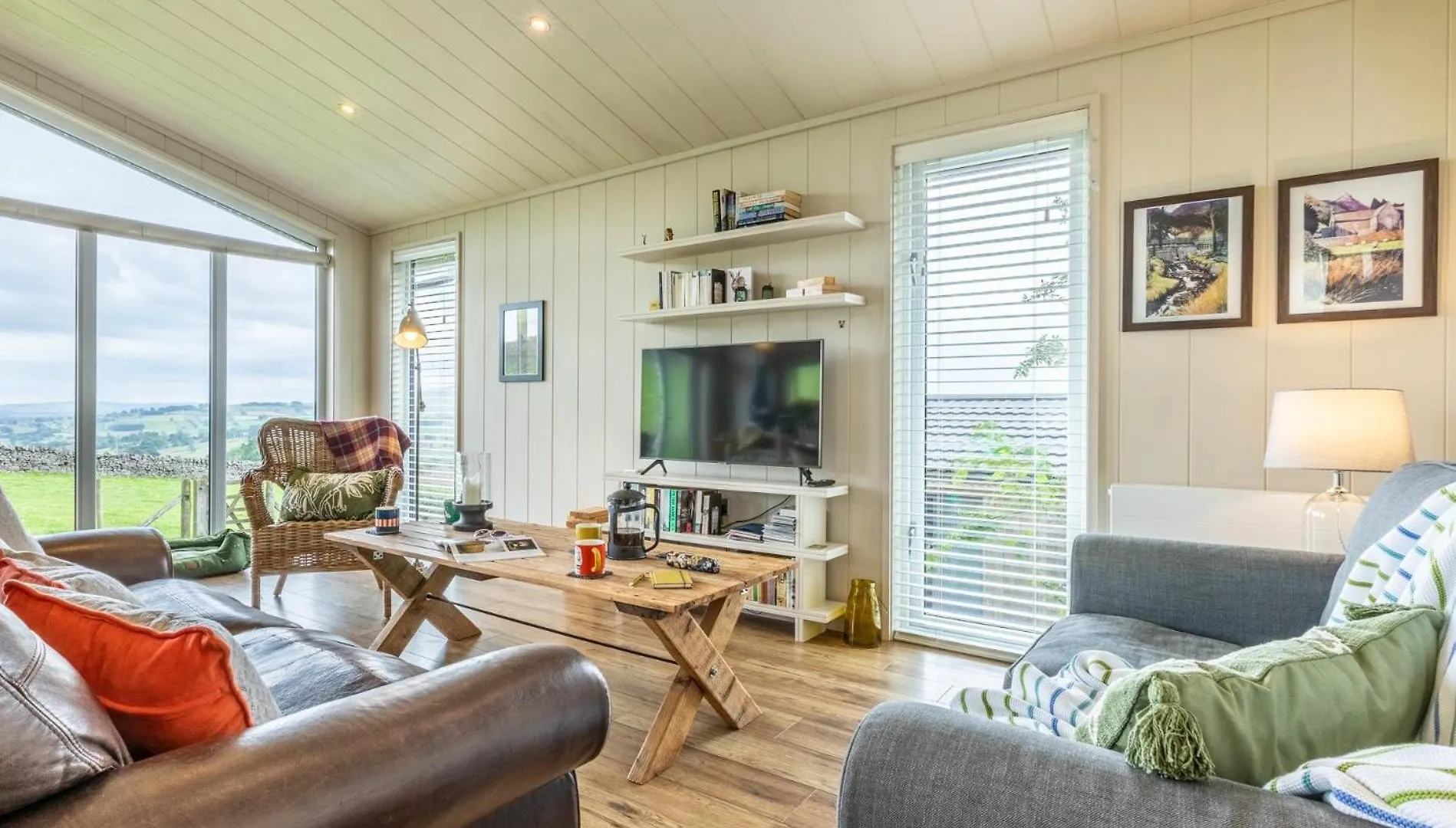 2 Bed In 80563