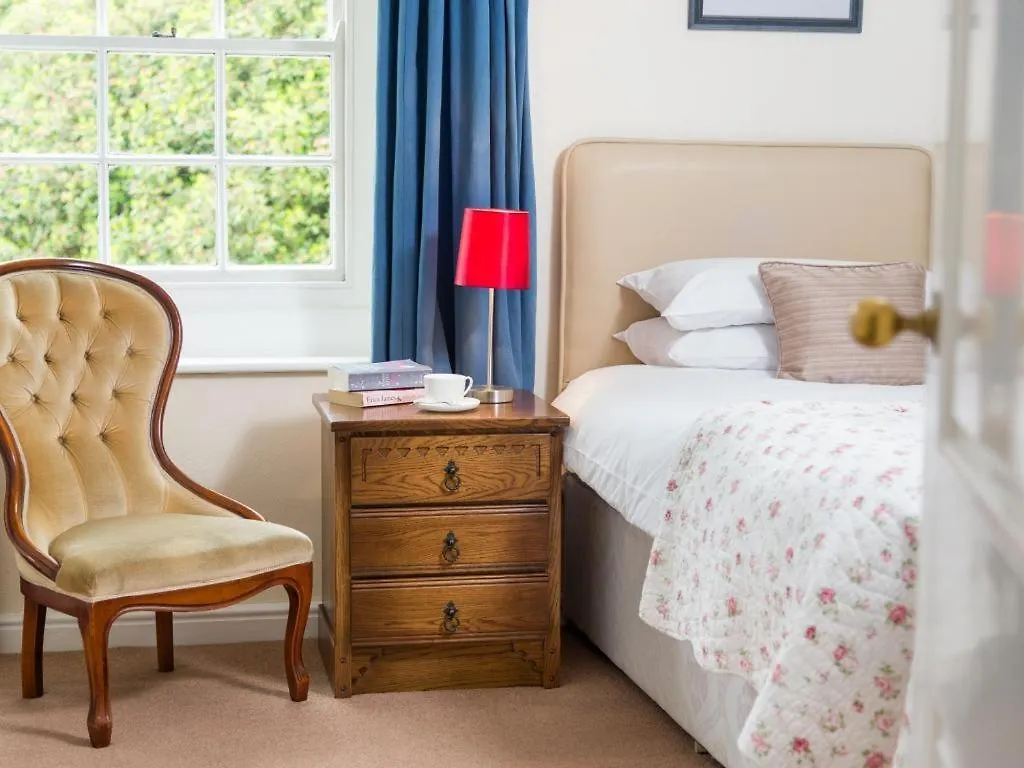 6 Bed In Sz151 Lamplugh