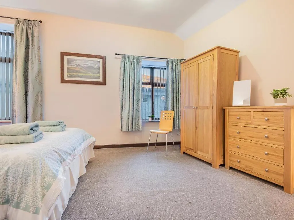Holiday home 2 Bed In Sz175 *
