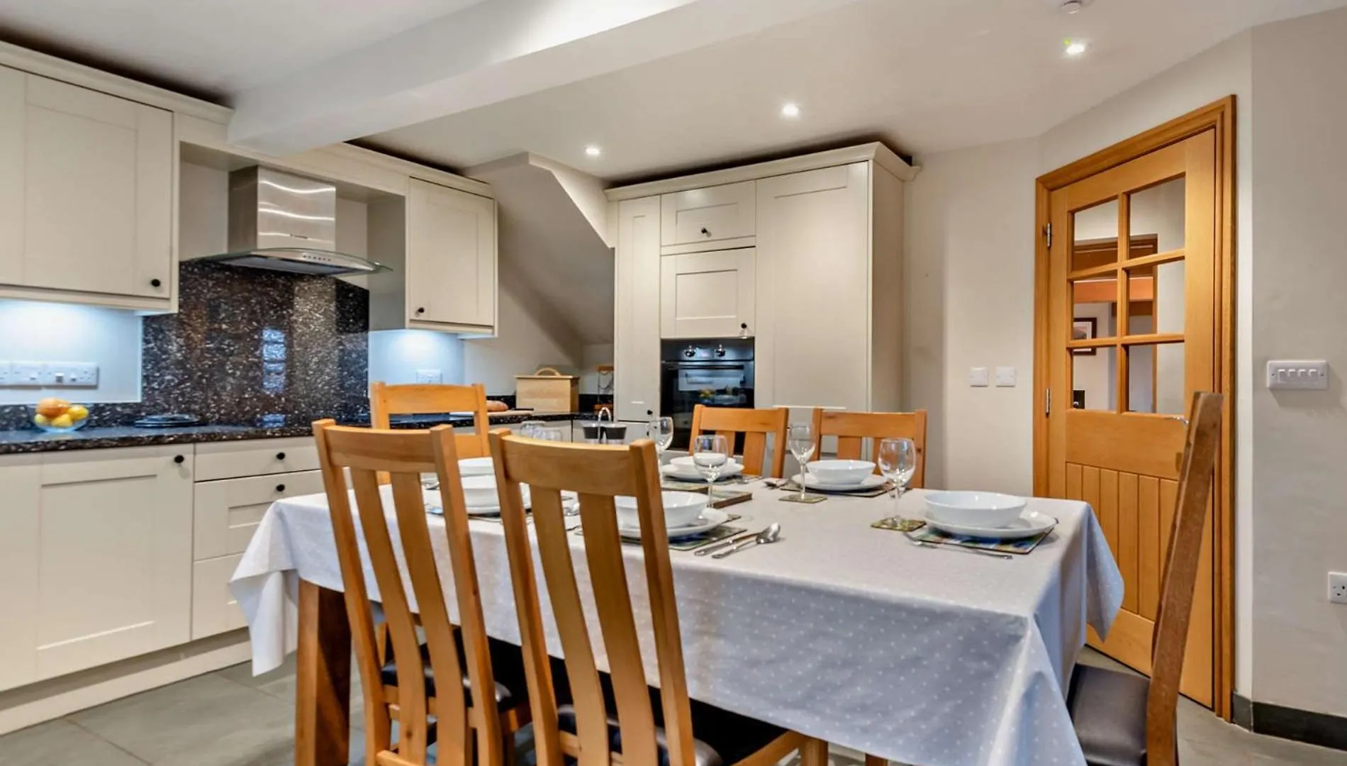 Holiday home 3 Bed In Sz247 *