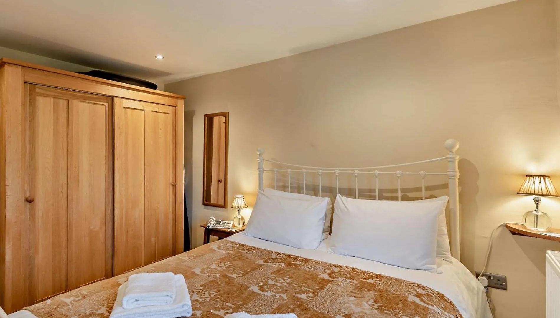 2 Bed In Sz141 *