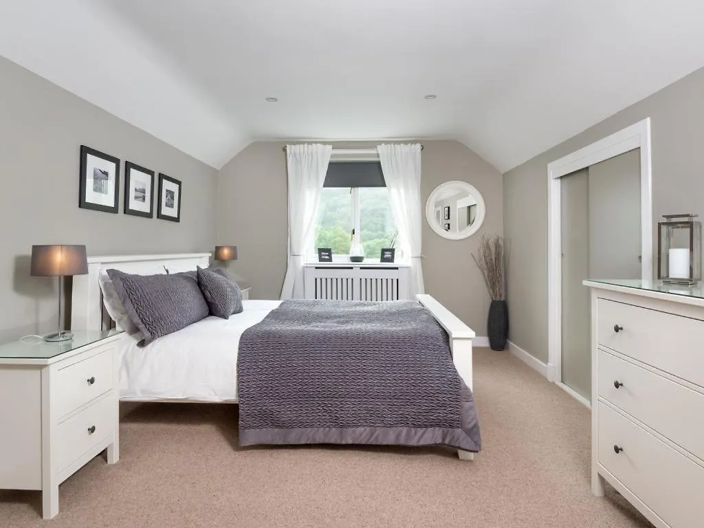 Сasa de vacaciones 4 Bed In Borrowdale Sz219 *