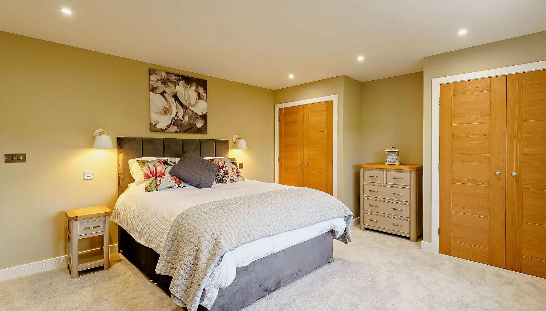 4 Bed In 89957 *
