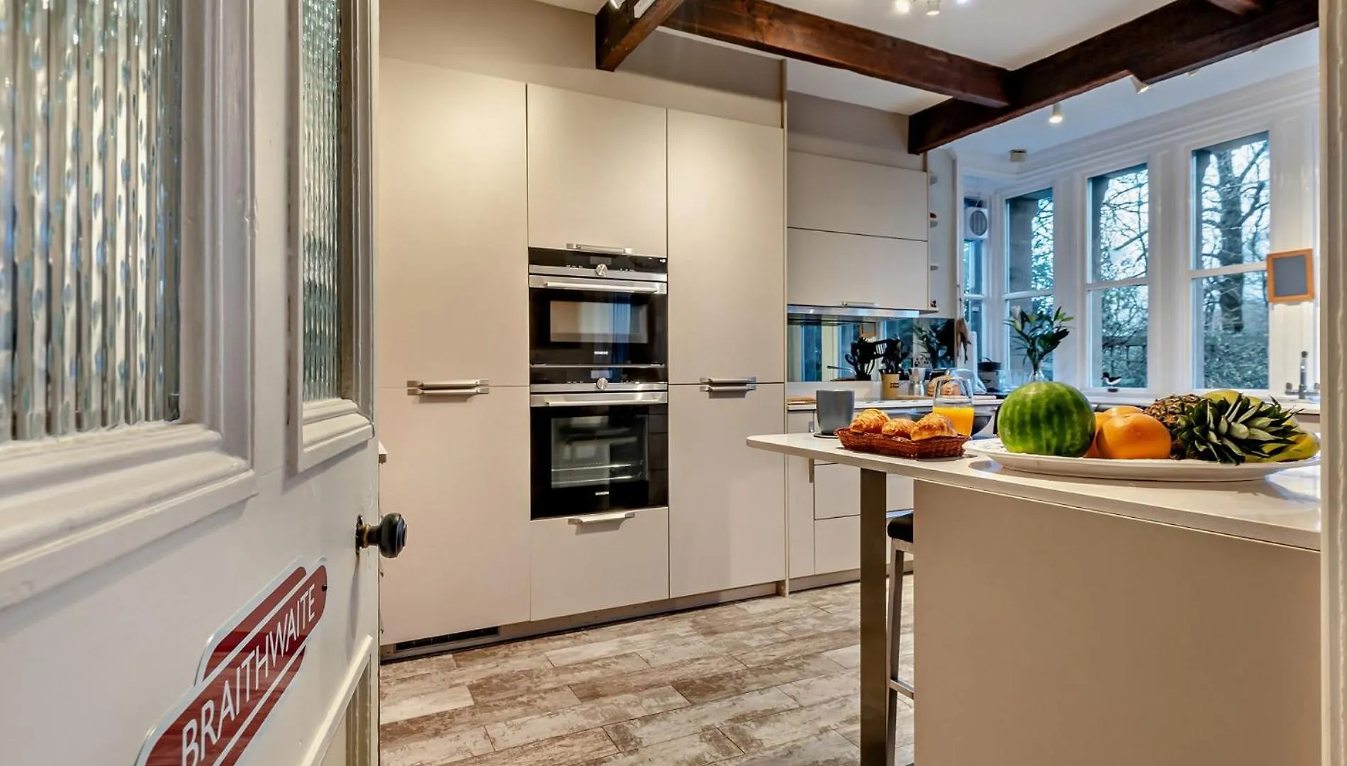 2 Bed In 95756 *