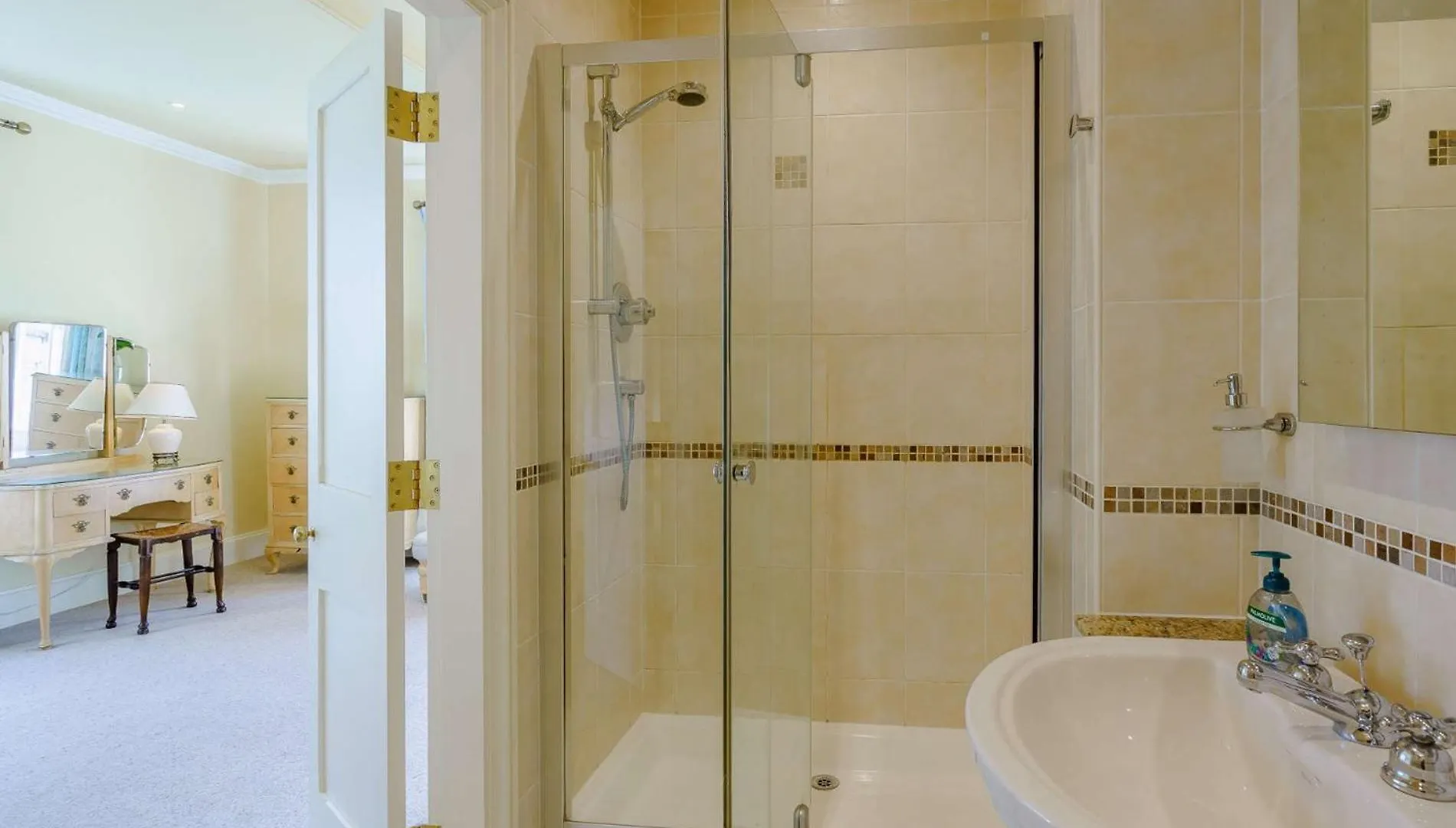 4 Bed In Village Llh03 Holiday home Hawkshead
