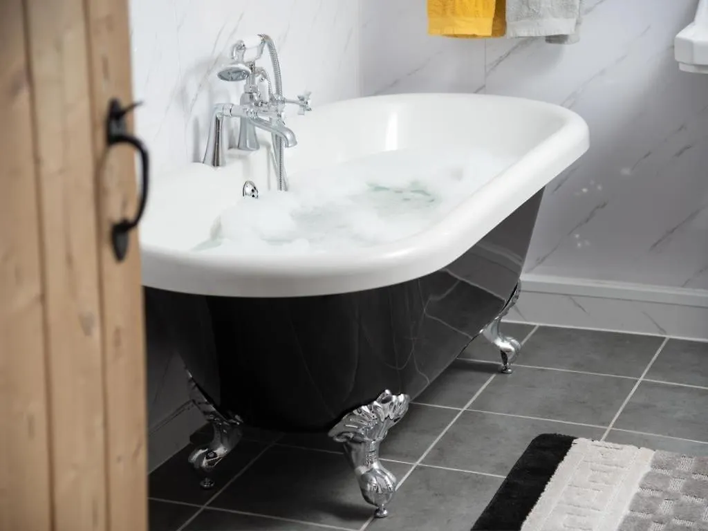 2 Bed In Cumbria Sz214 * Mawbray