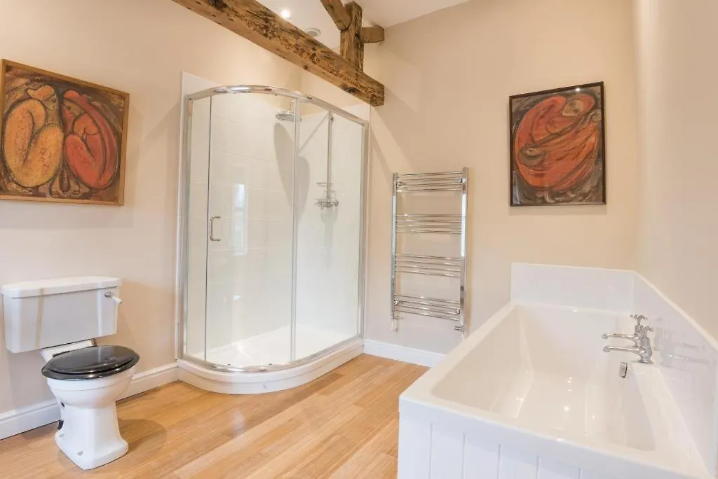 Holiday home 2 Bed In Boltongate Sz396 *