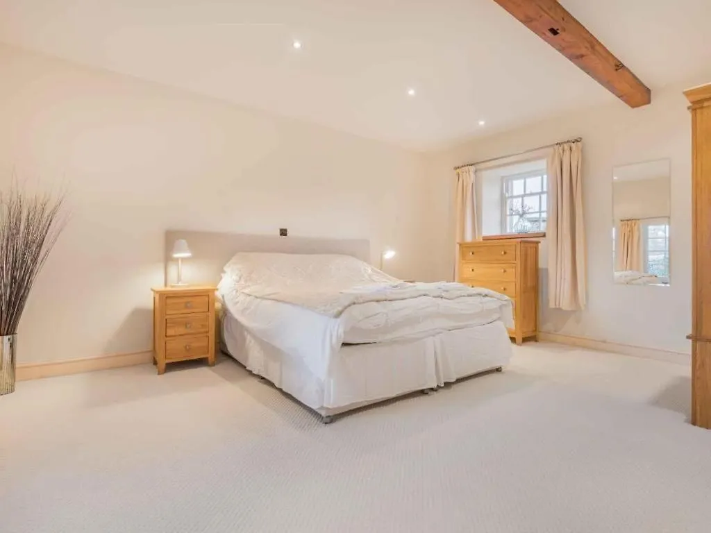 4 Bed In Sz383 *