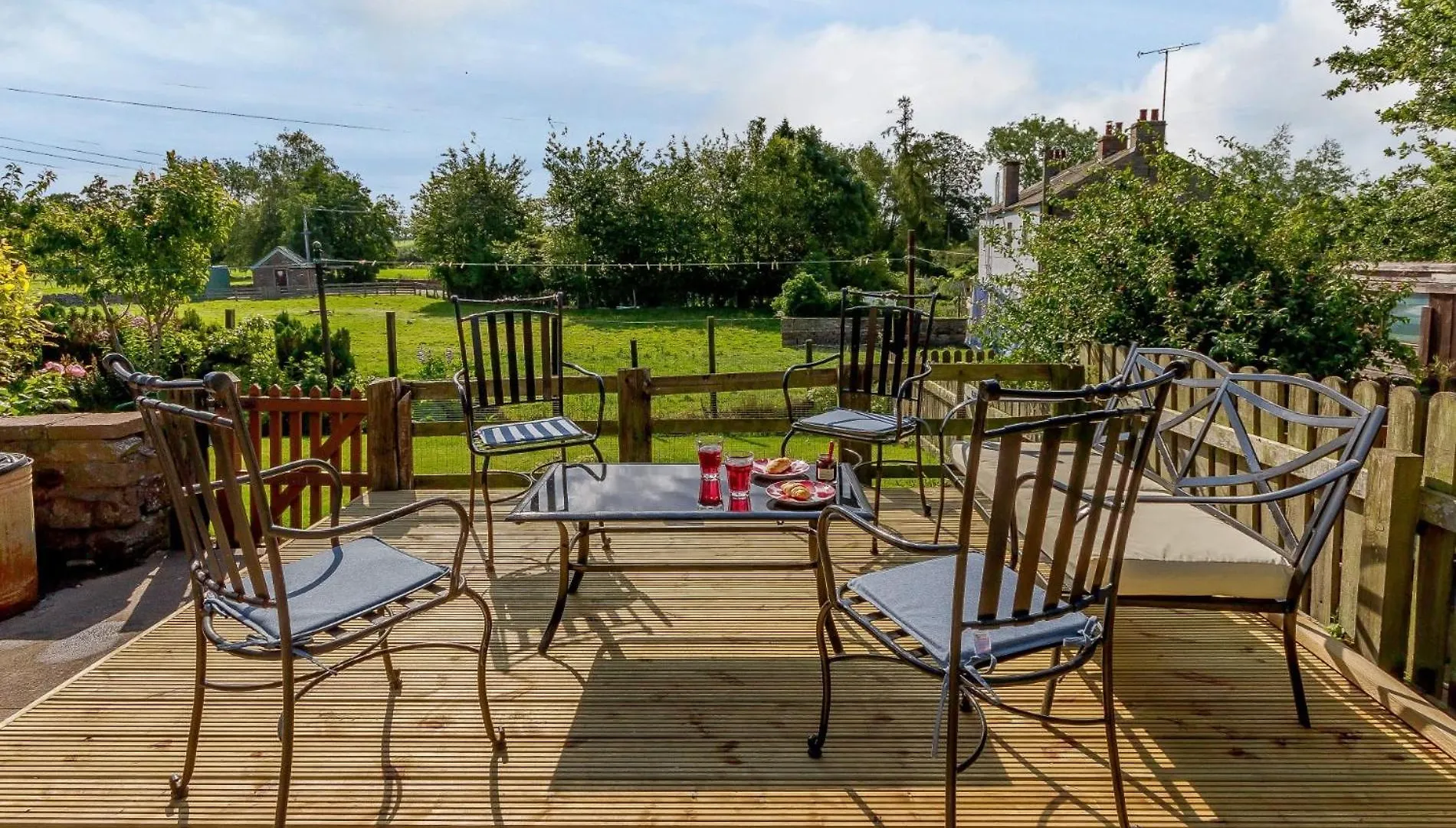 2 Bed In Penrith 78744 *