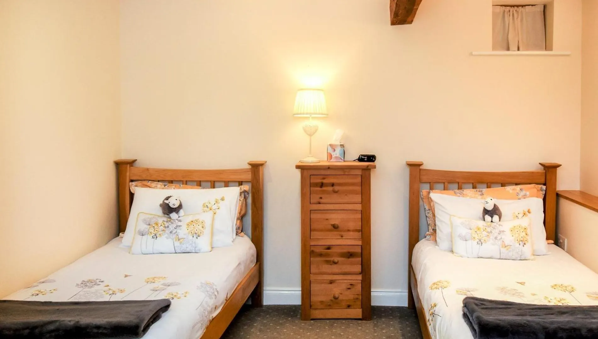 Holiday home 2 Bed In Sz470 *