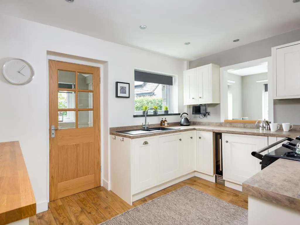 4 Bed In Borrowdale Sz219 *