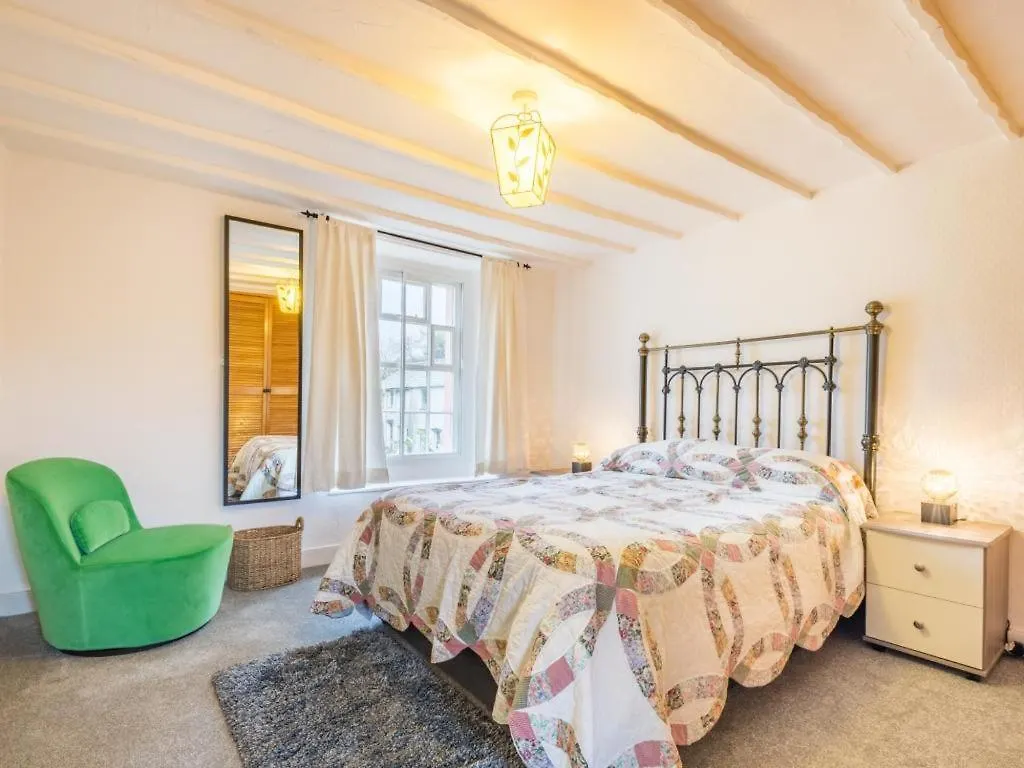 Holiday home 2 Bed In Sz415 *