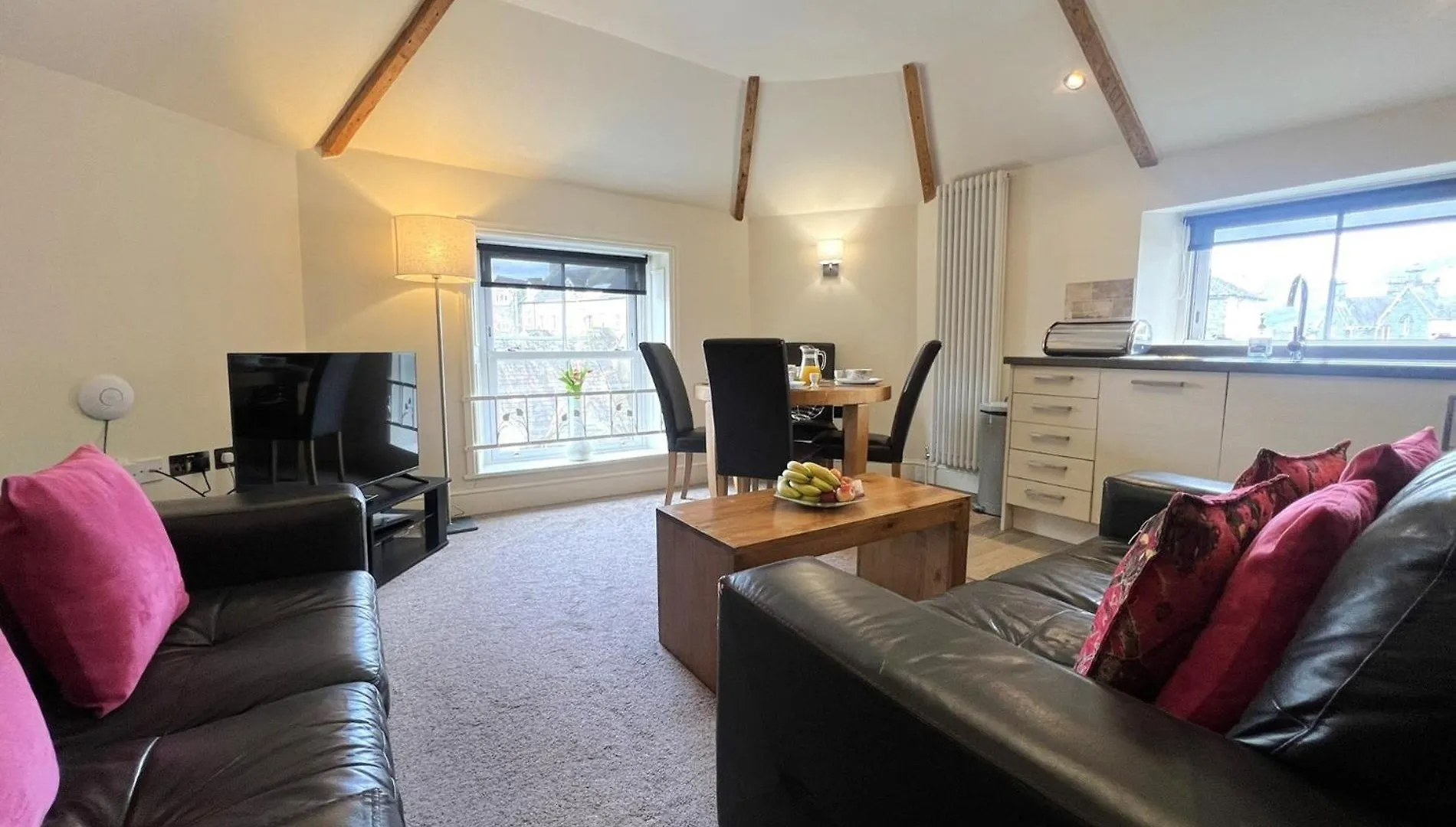 2 Bed In Sz379 *