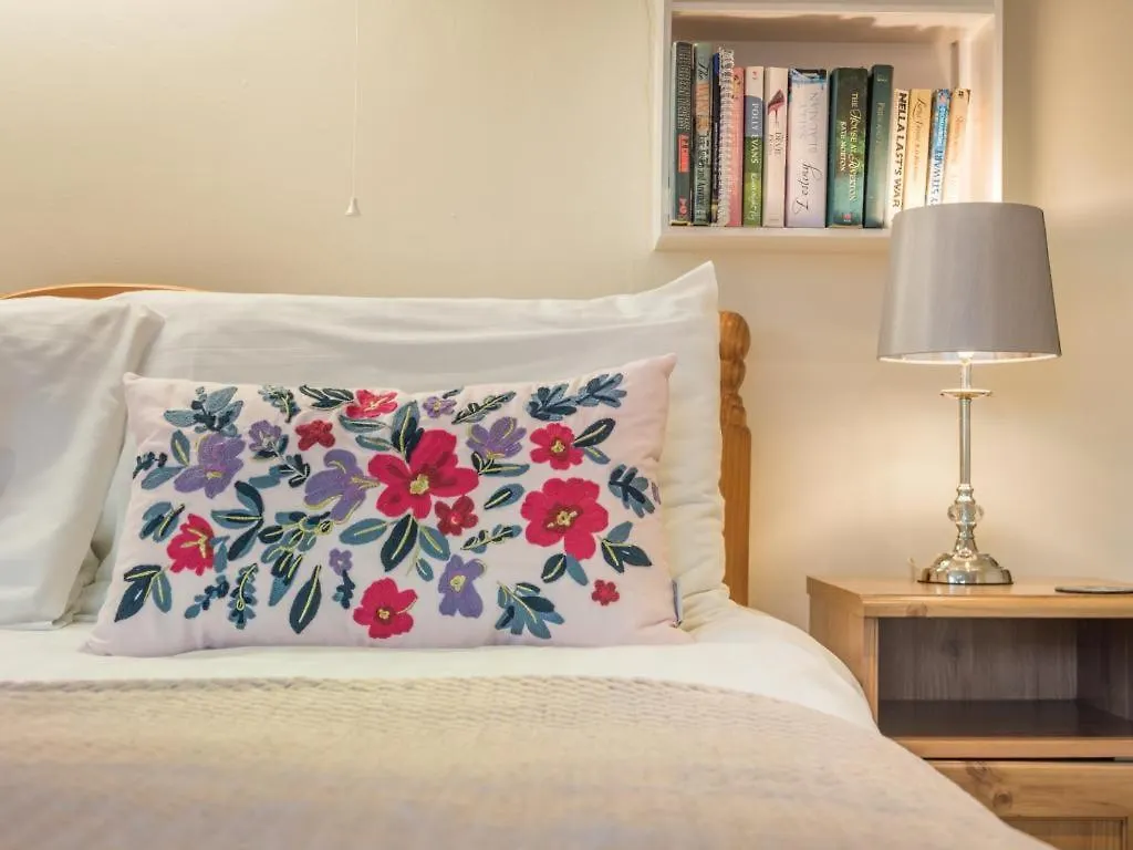 3 Bed In Thornthwaite Sz194 *