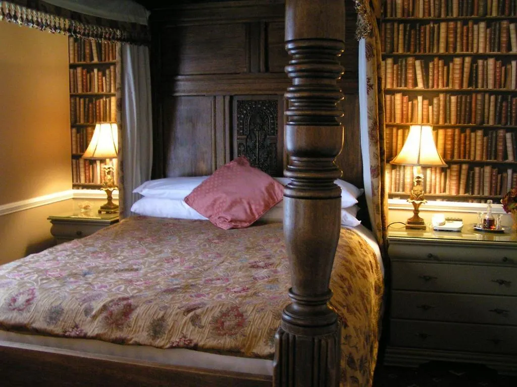 Lonsdale House