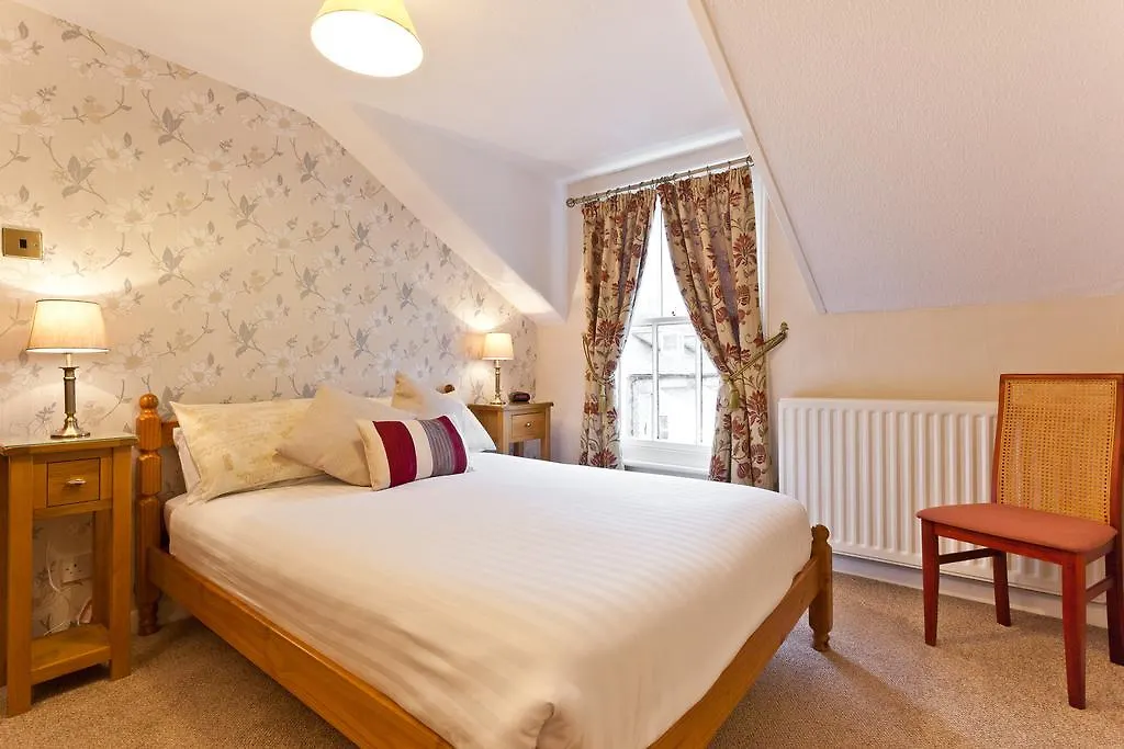 Guest house Leonards Field House
