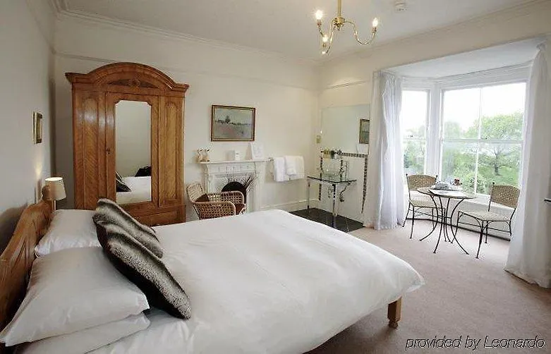 Lakes Hotel 3*