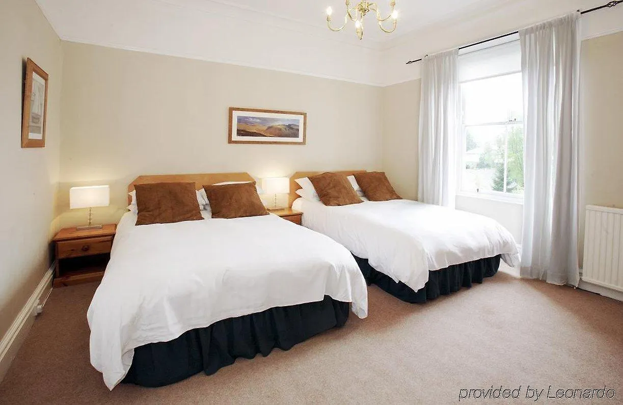 Lakes Hotel 3*