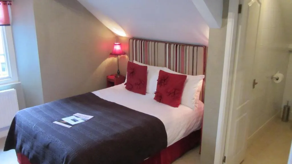 Monties - Adults Only Guest house
