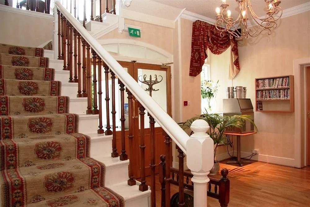 Lakehouse At The Waterhead 4*