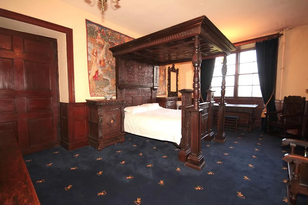 Castle 3*