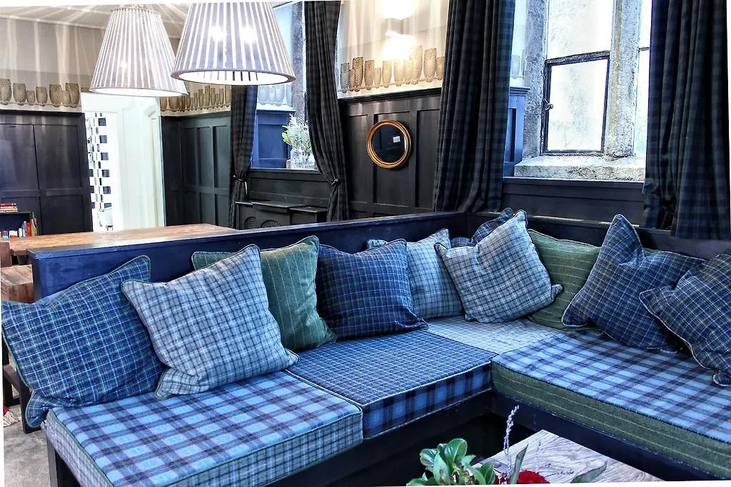 Aparthotel Lumely Fee Bunkhouse 3*
