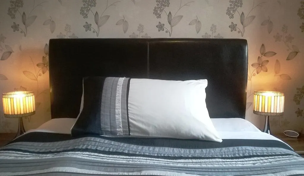 Albany House Pensionat 4*