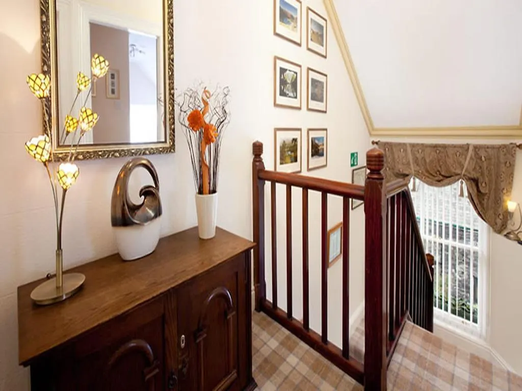 Guest house Park House 4*