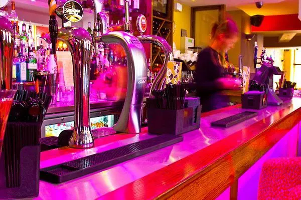 Hotel The Lounge & Bar