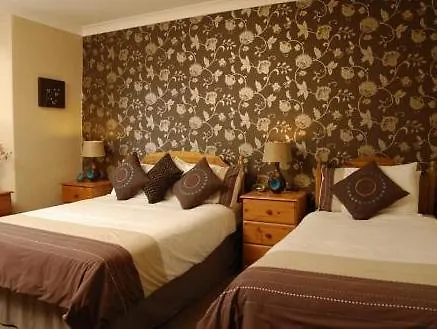 Thornbank House Offering Breakfast And With Free Off Site Health Club