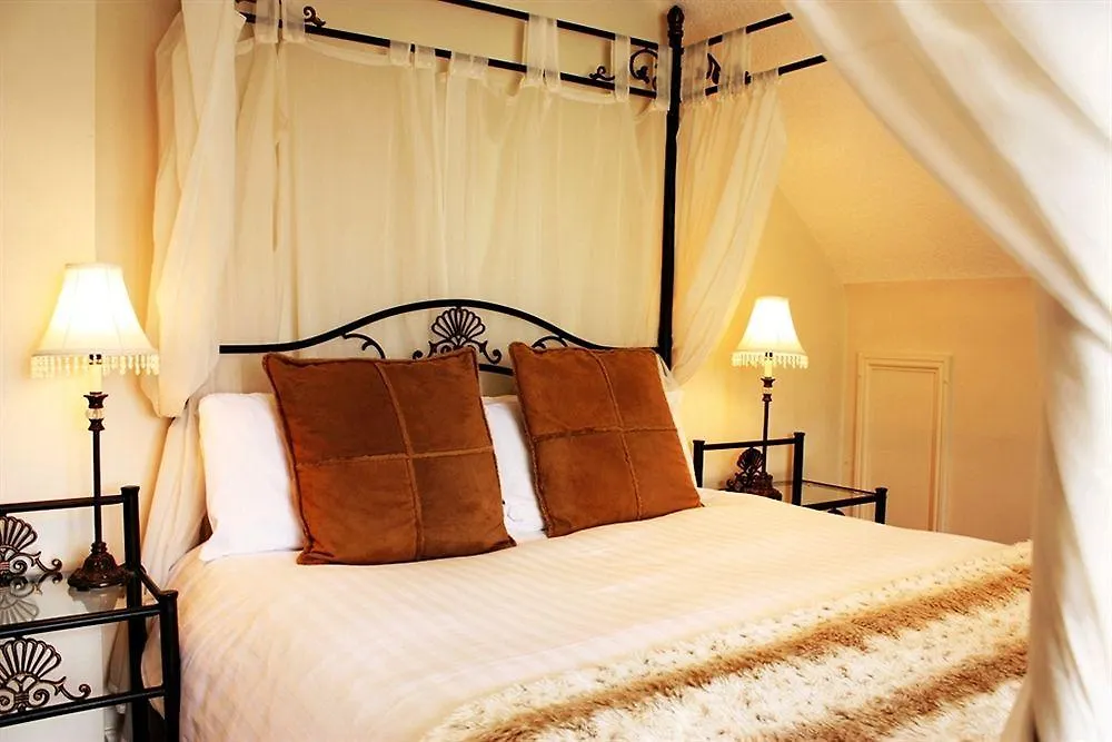Lakehouse At The Waterhead 4*