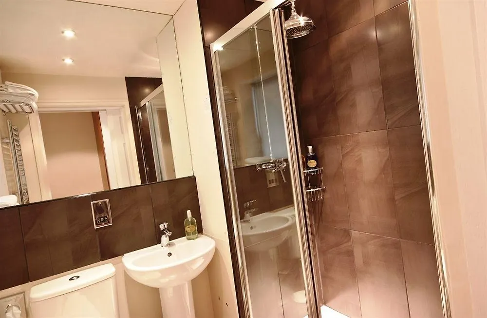 فندق ريجينت باي ذا ليك 4*