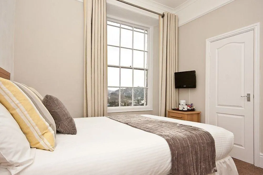 Oakbank House Hotel 3*