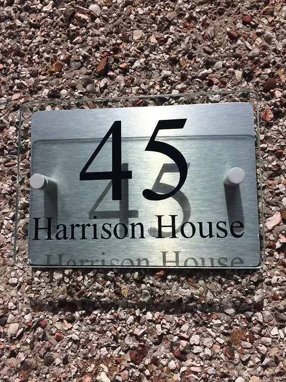 Harrison House Homestay *