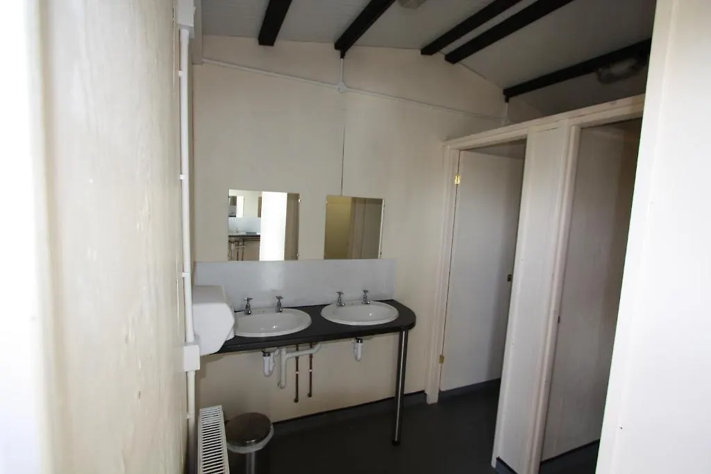The White Horse Bunkhouse Hostel *