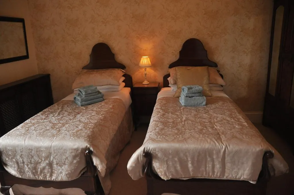 Bank House 4*