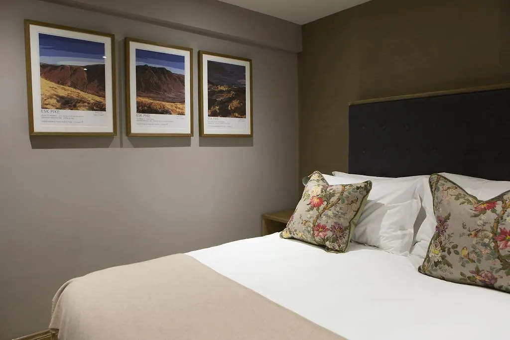 The Queen's Head Otel 4*