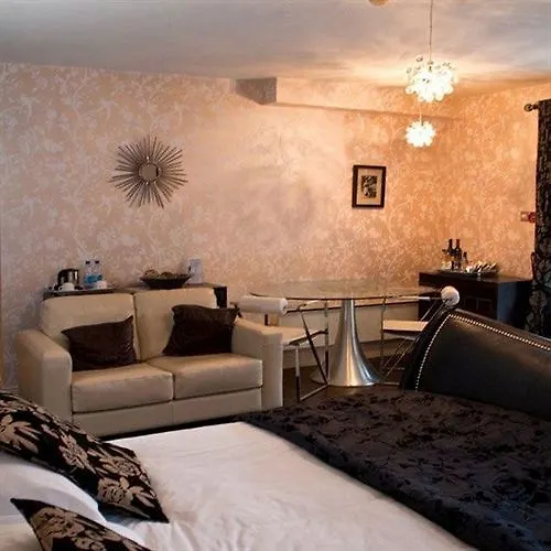 The Howbeck & The Retreat Incl Off-site Health Club And Parking Ev Point Available Casa de hóspedes